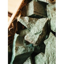 Камень Жадеит колотый средний 20 кг. (мешок) (Россия)