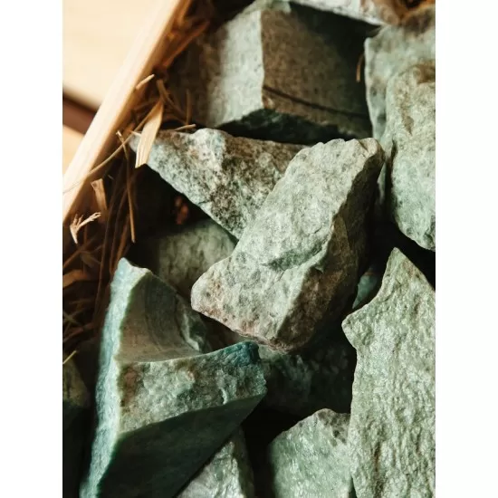 Камень Жадеит колотый средний 20 кг. (мешок) Хакасия