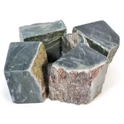 Камень НЕФРИТ колото-пиленный, коробка  10 кг